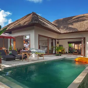 https://anusara-luxury-villas.ubudhotelsnow.com